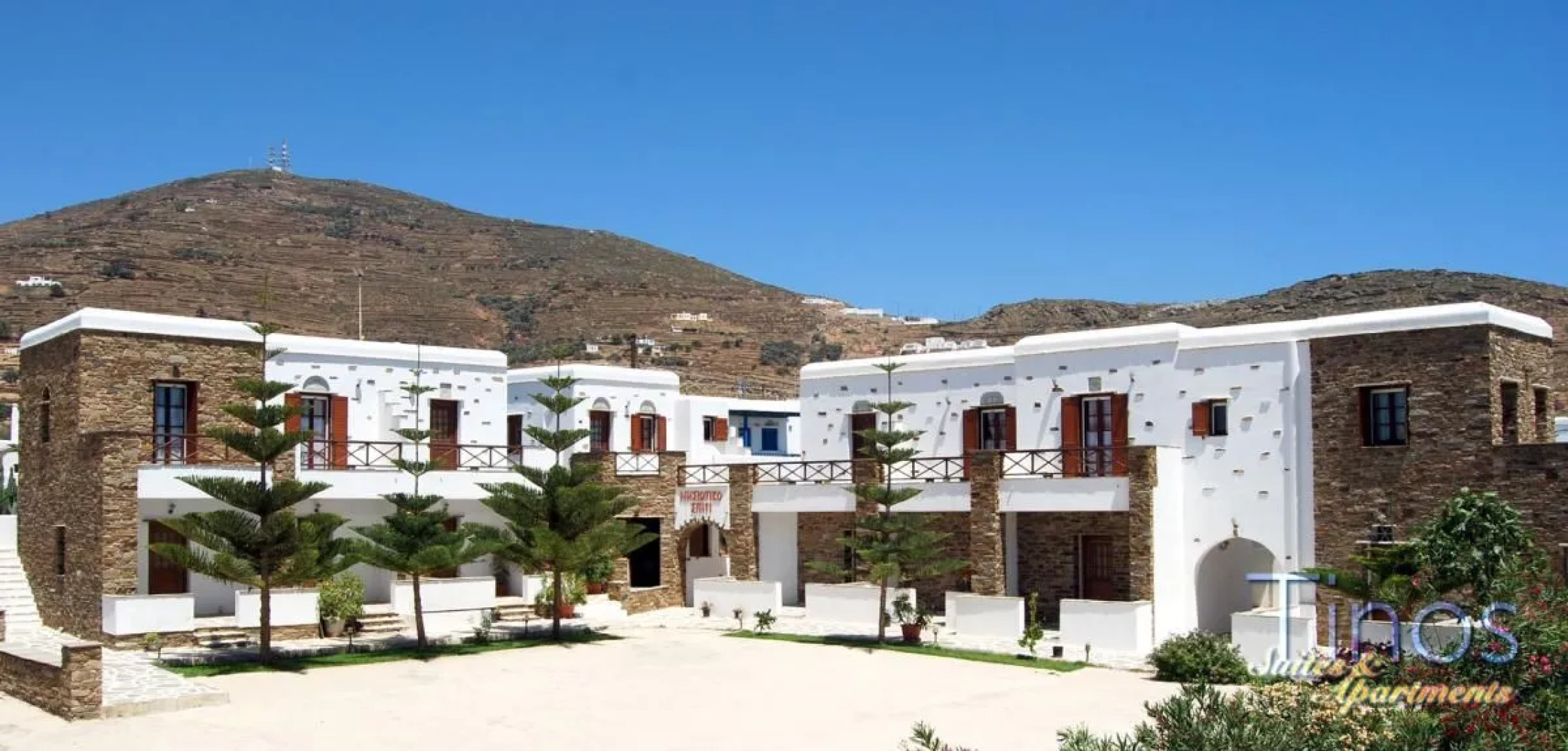 Tinos Suites & Apartments