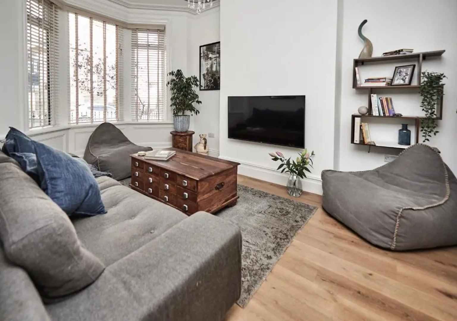 LUXURY - 3 BED - Log Burner - LONG STAYS - Dog Friendly - COLNE