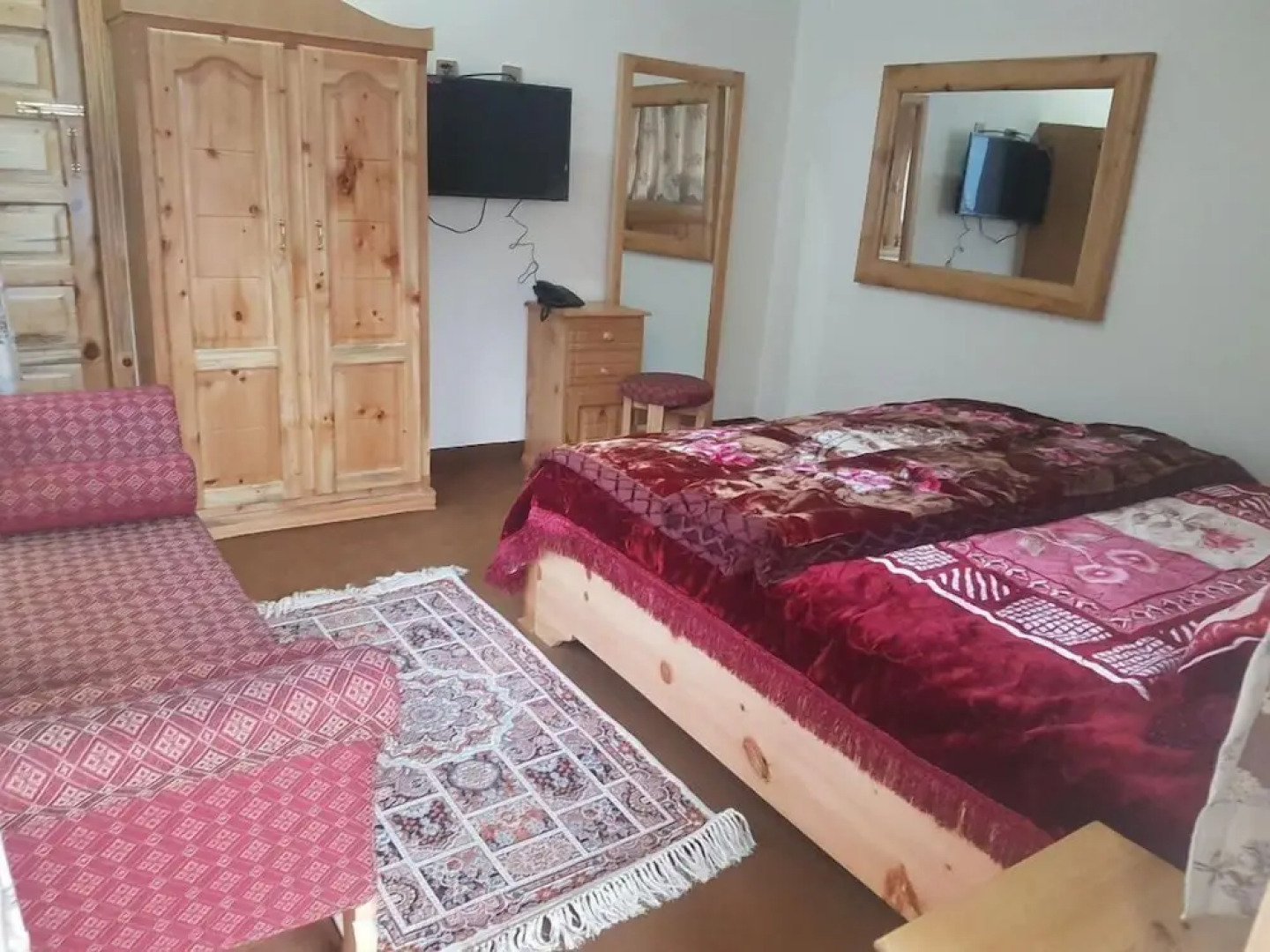 Paradise Hotel And Restaurant