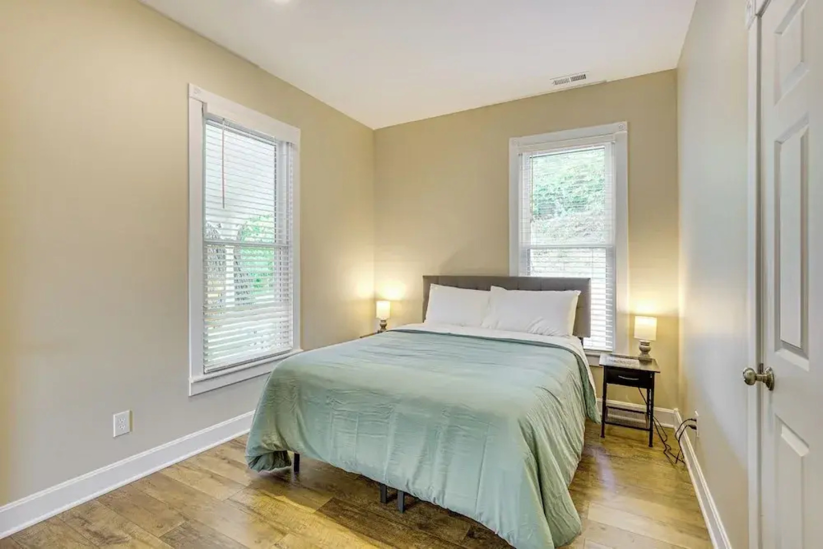 Walk Downtown: Historic Home in Excelsior Springs