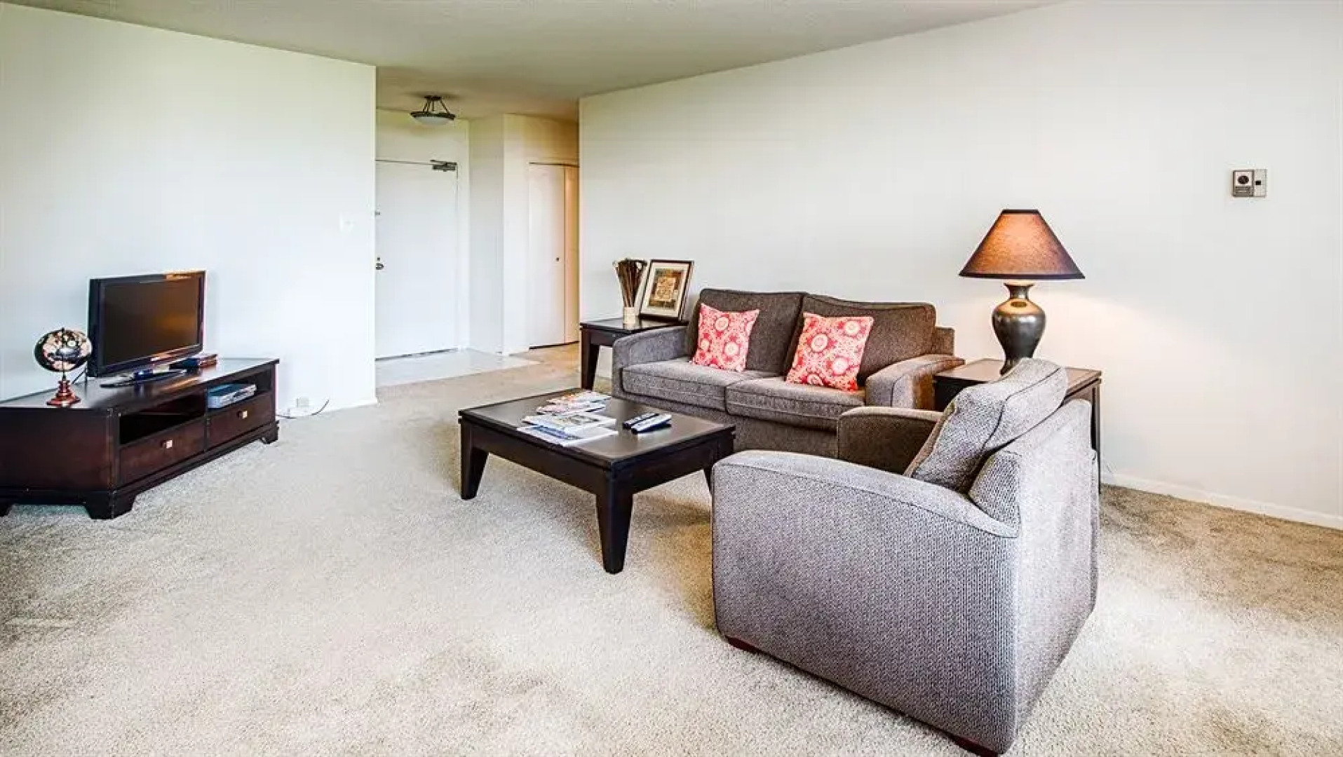 Reagan Airport Apartment