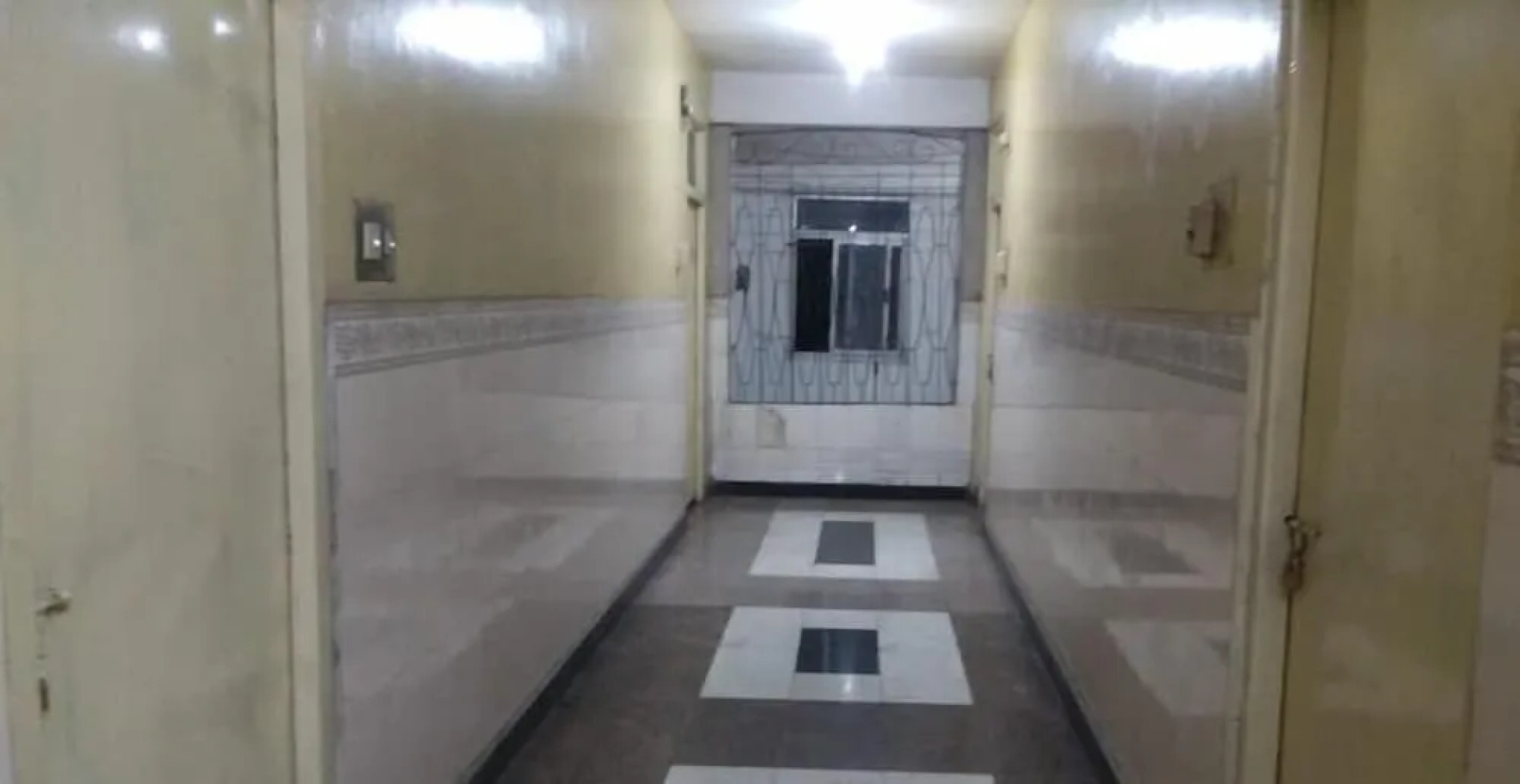 iROOMZ Subhadra Comforts