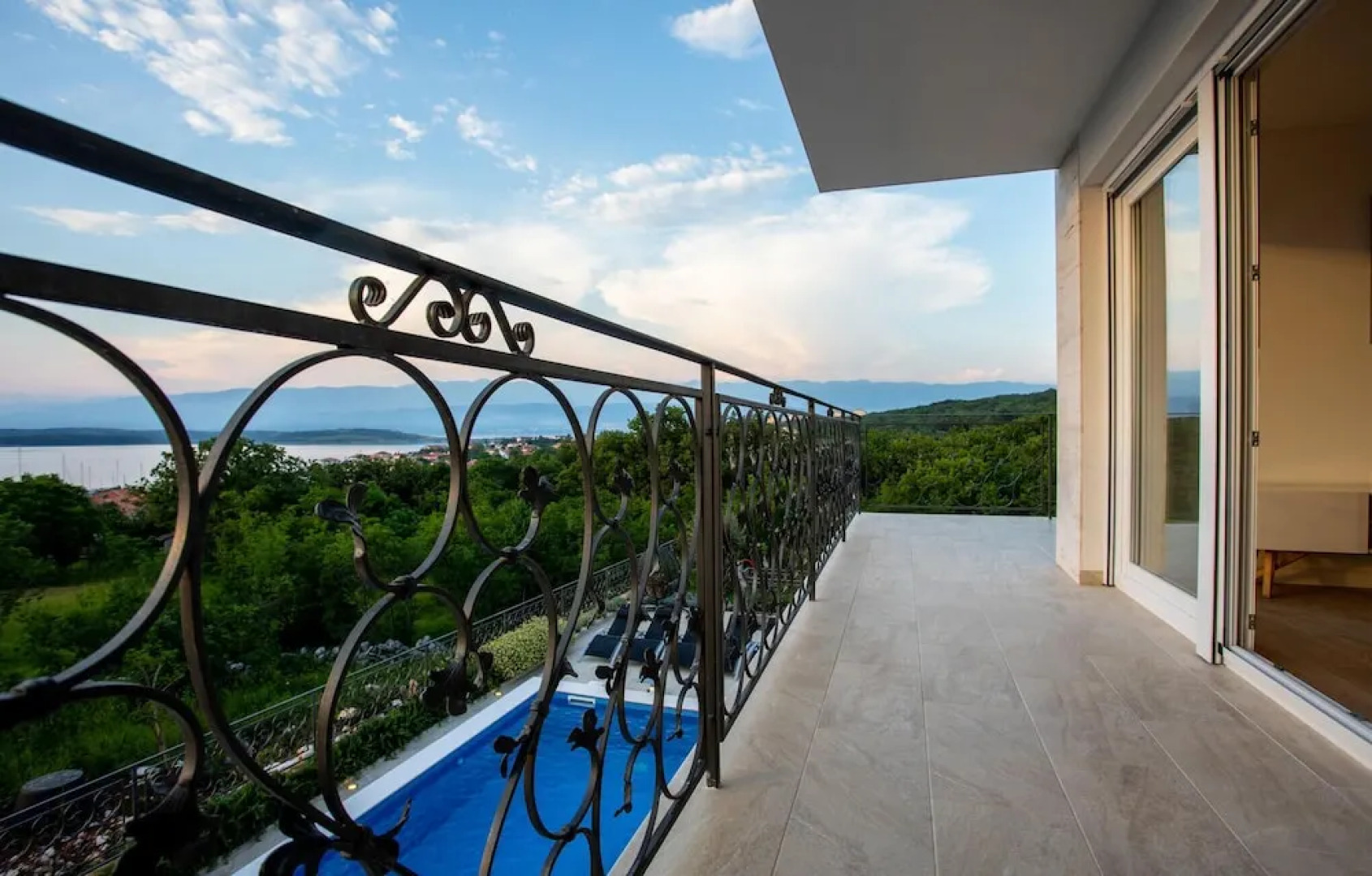 Beautiful Home in Klimno With Sauna, Wifi and 4 Bedrooms