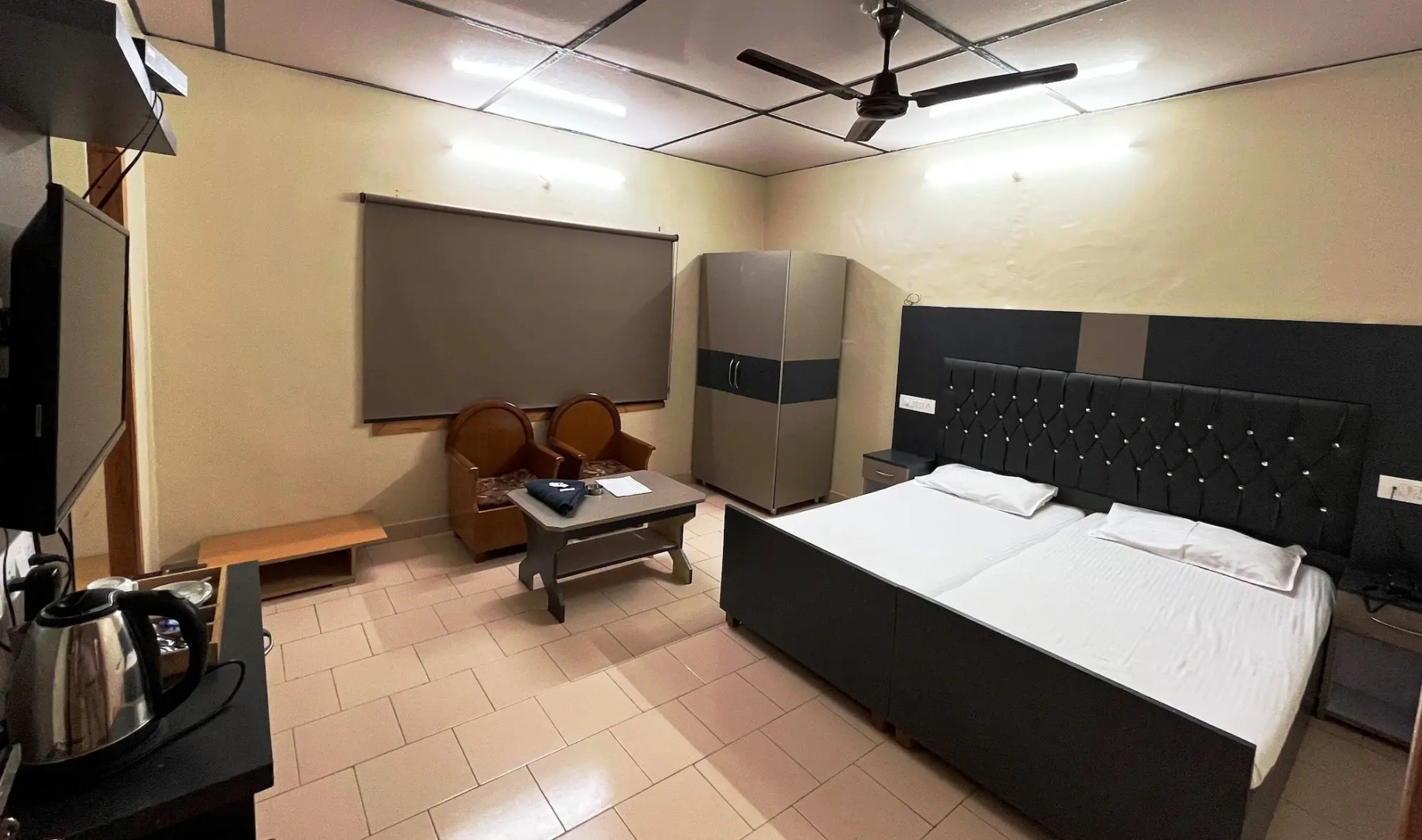 Pops Hotel & Restaurant