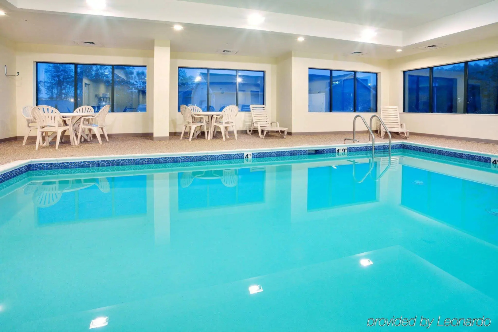 Holiday Inn Express & Suites Bradley Airport by IHG