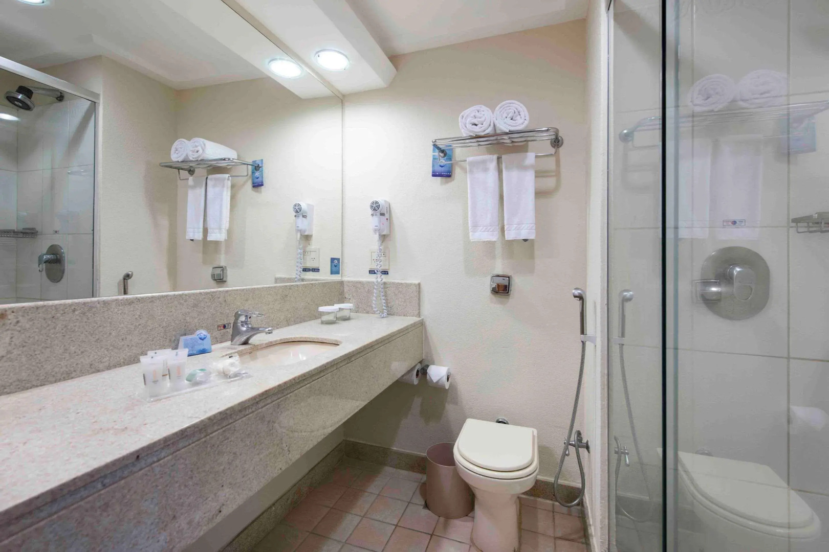 Comfort Suites Vitoria