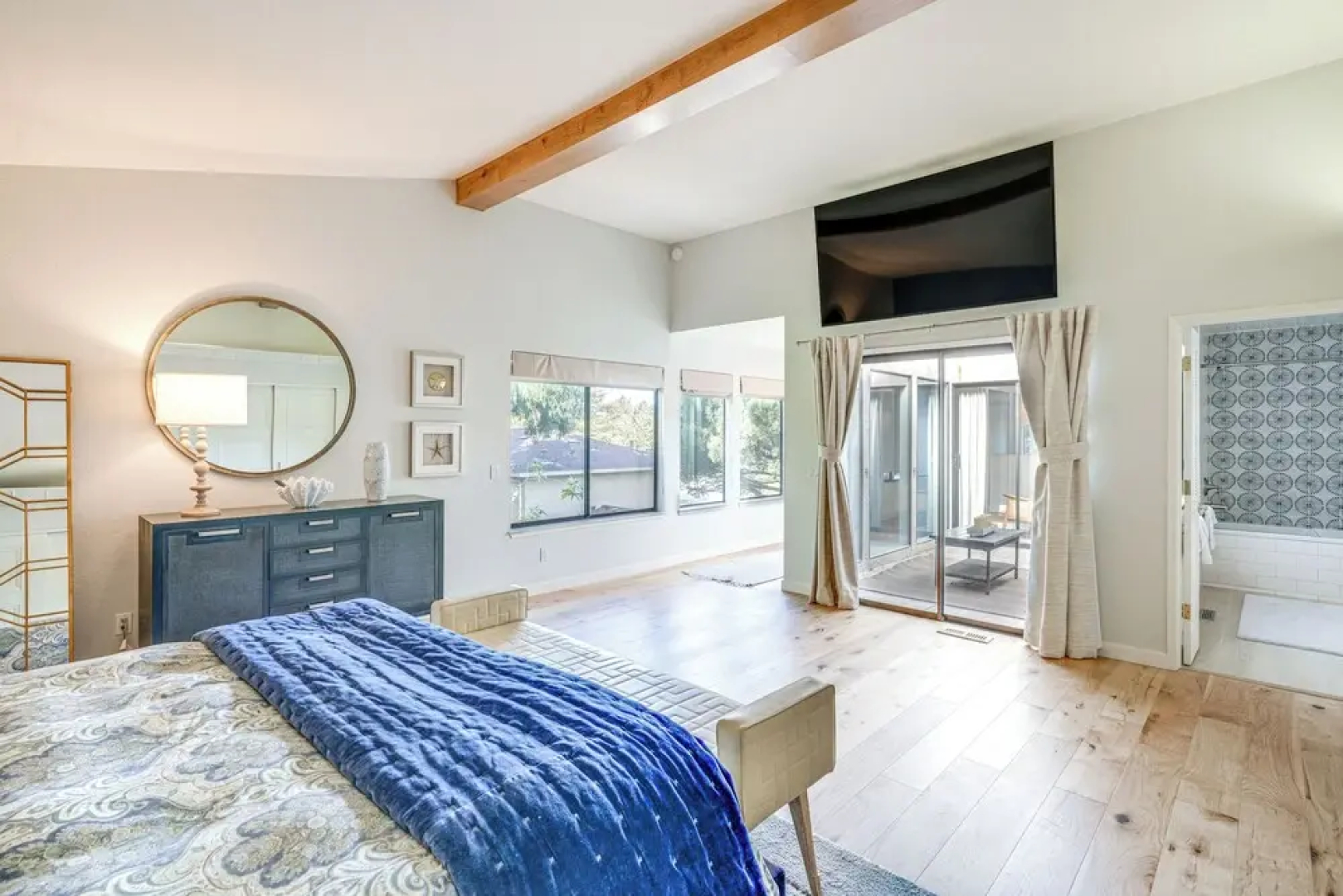 Swim, Golf & Relax: Luxe Townhome in Aptos