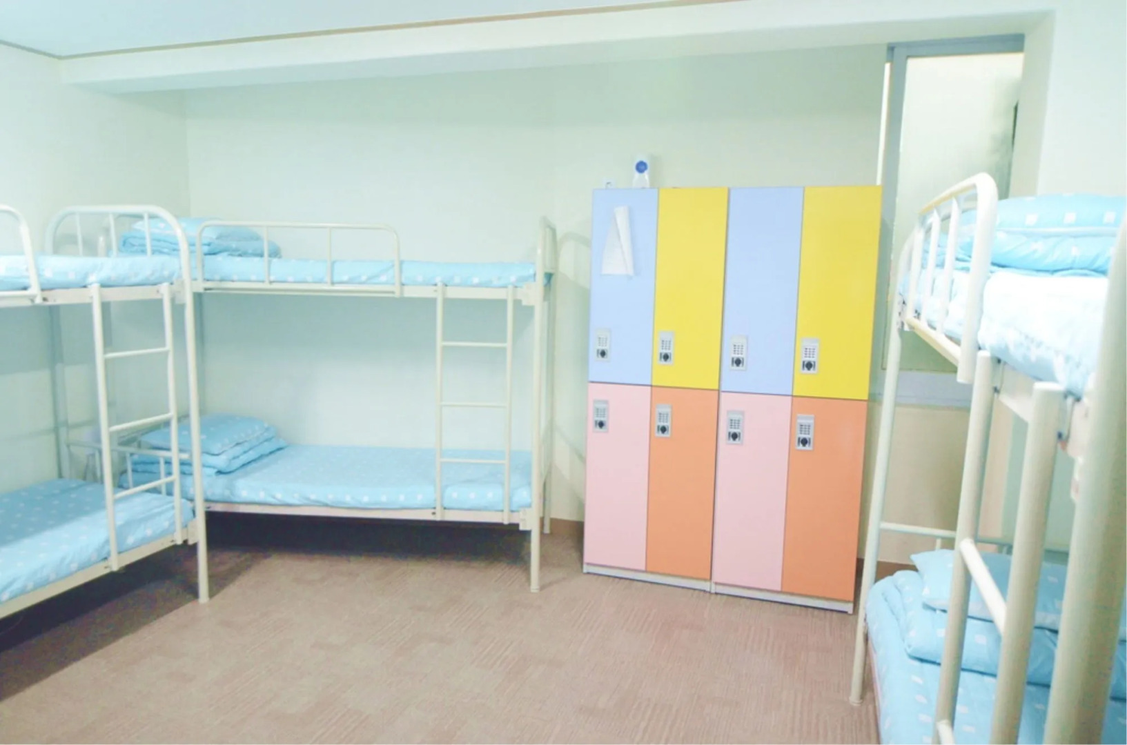 Kimchee Downtown Guesthouse - Hostel