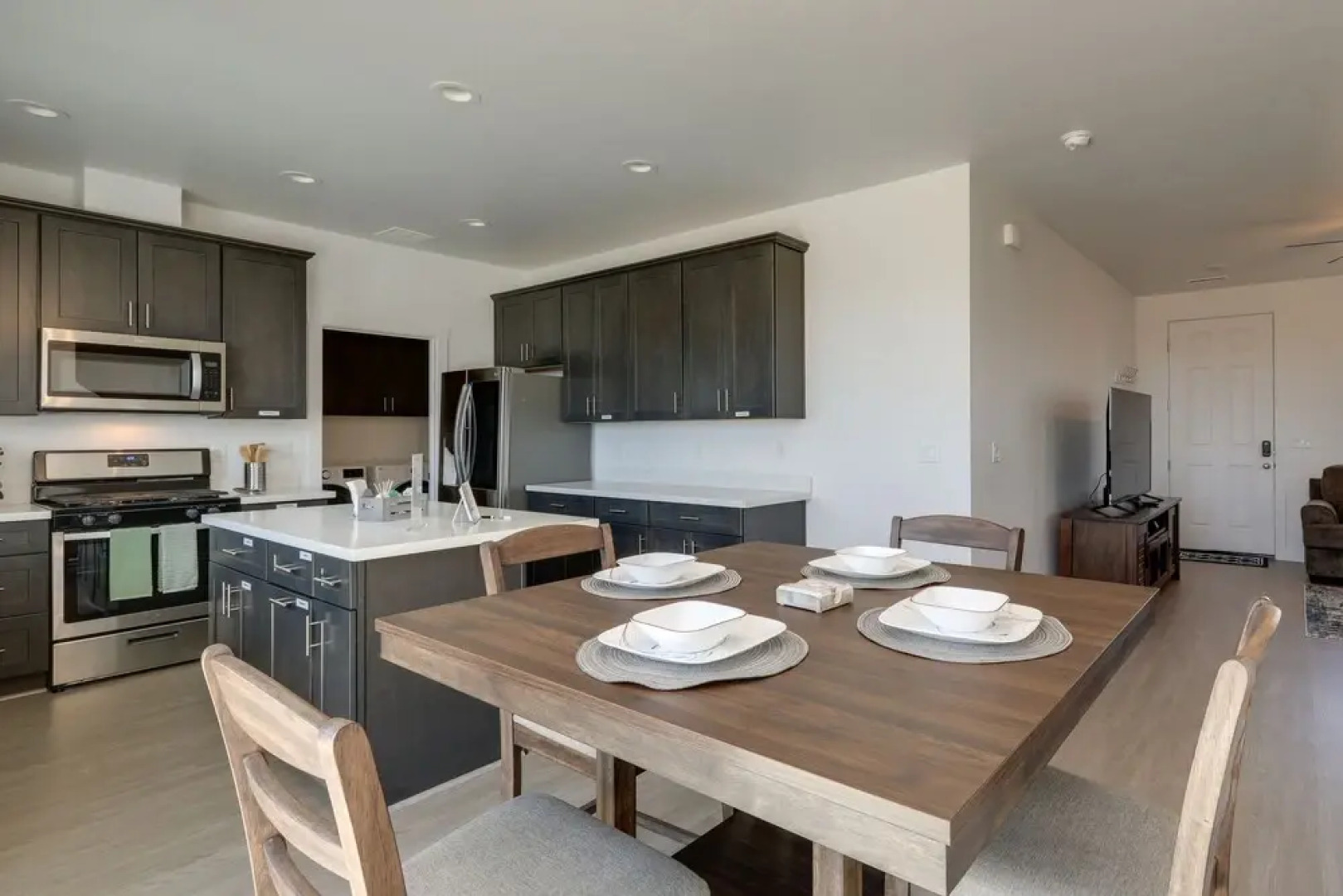 Bellemont Family Home w/ Yard - Hike, Ski, Explore