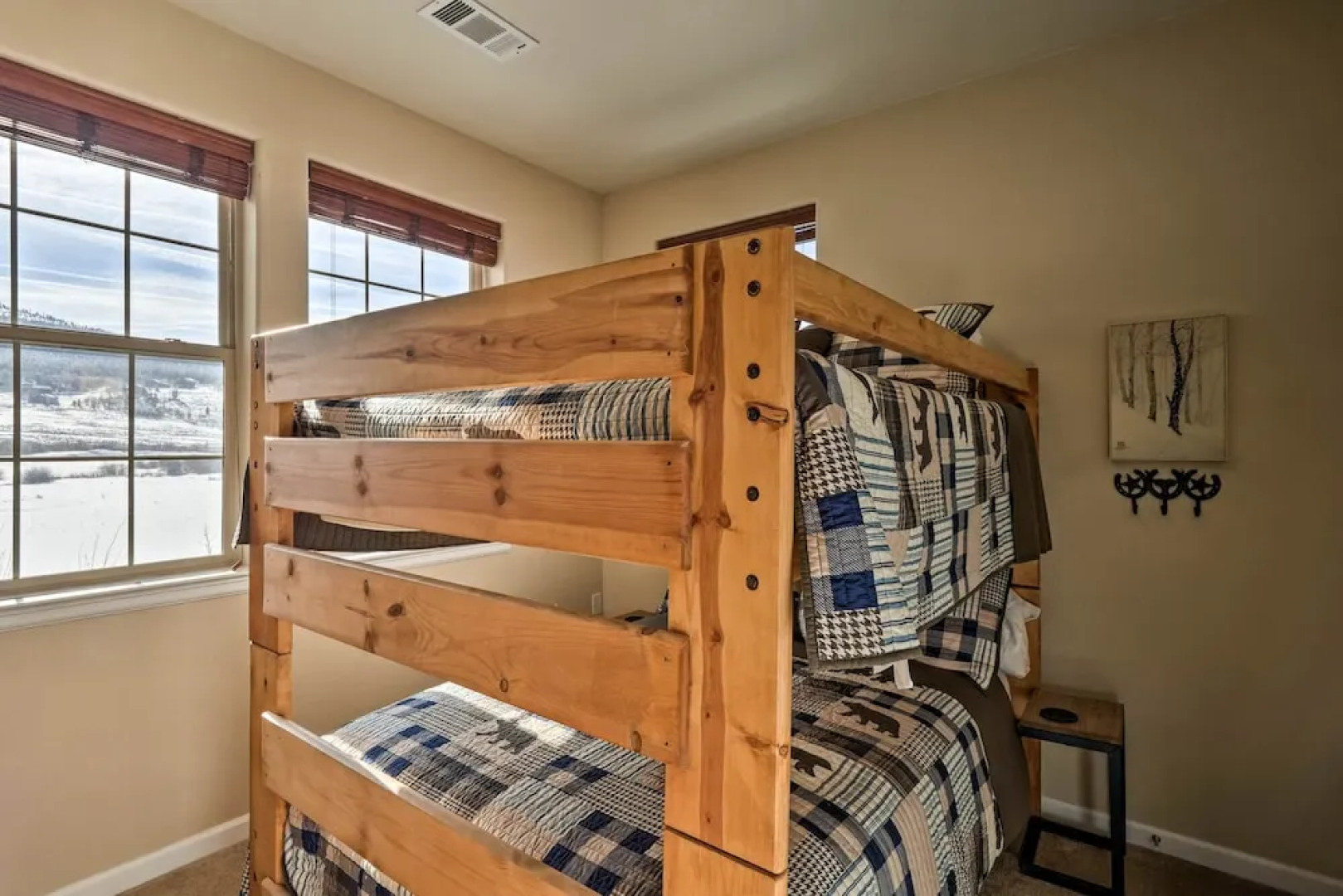 Granby Getaway: Cozy Condo Only 2 Mi to Ski Slopes