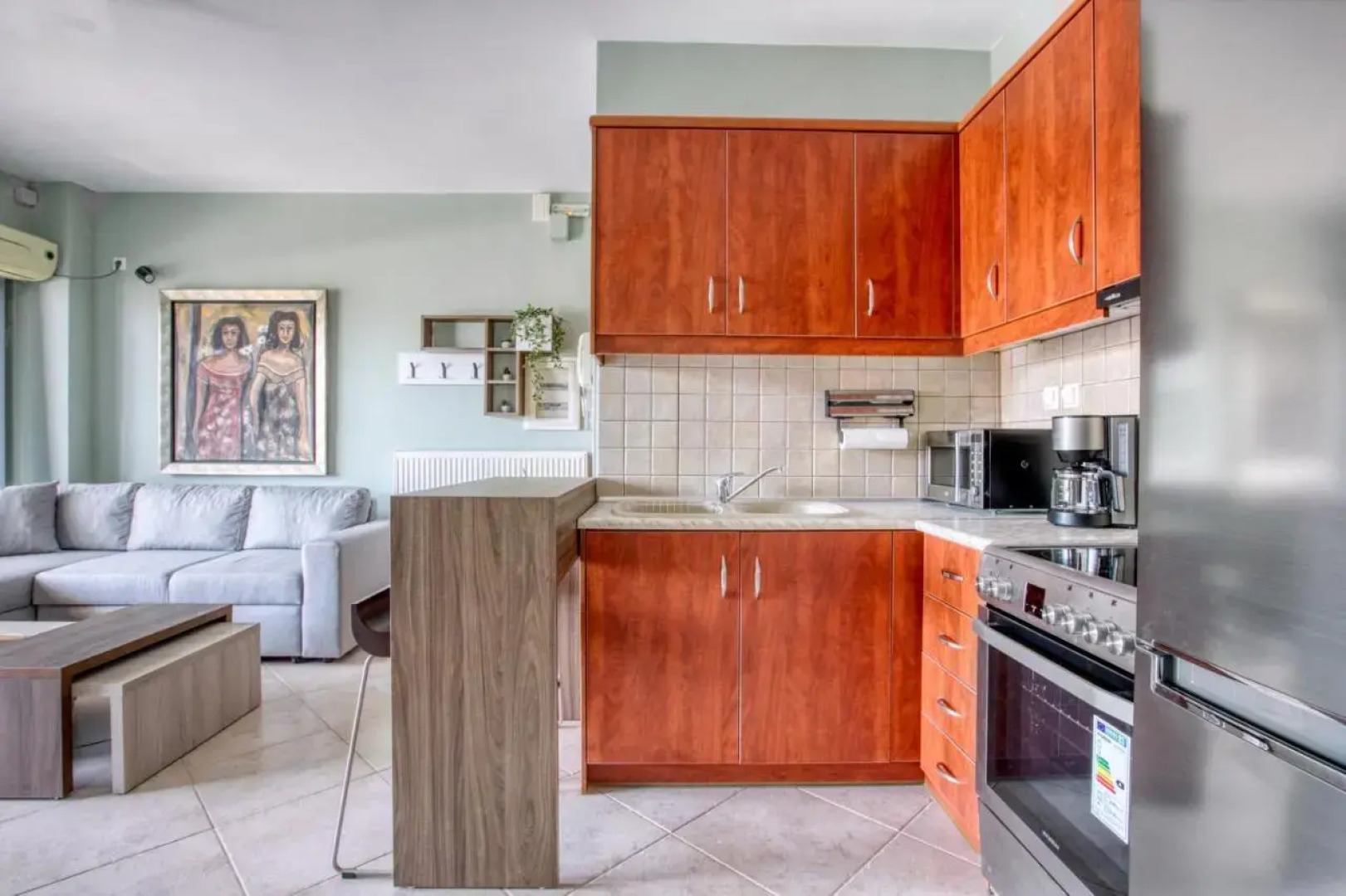 Sunny & cosy 2nd floor apt with a balcony