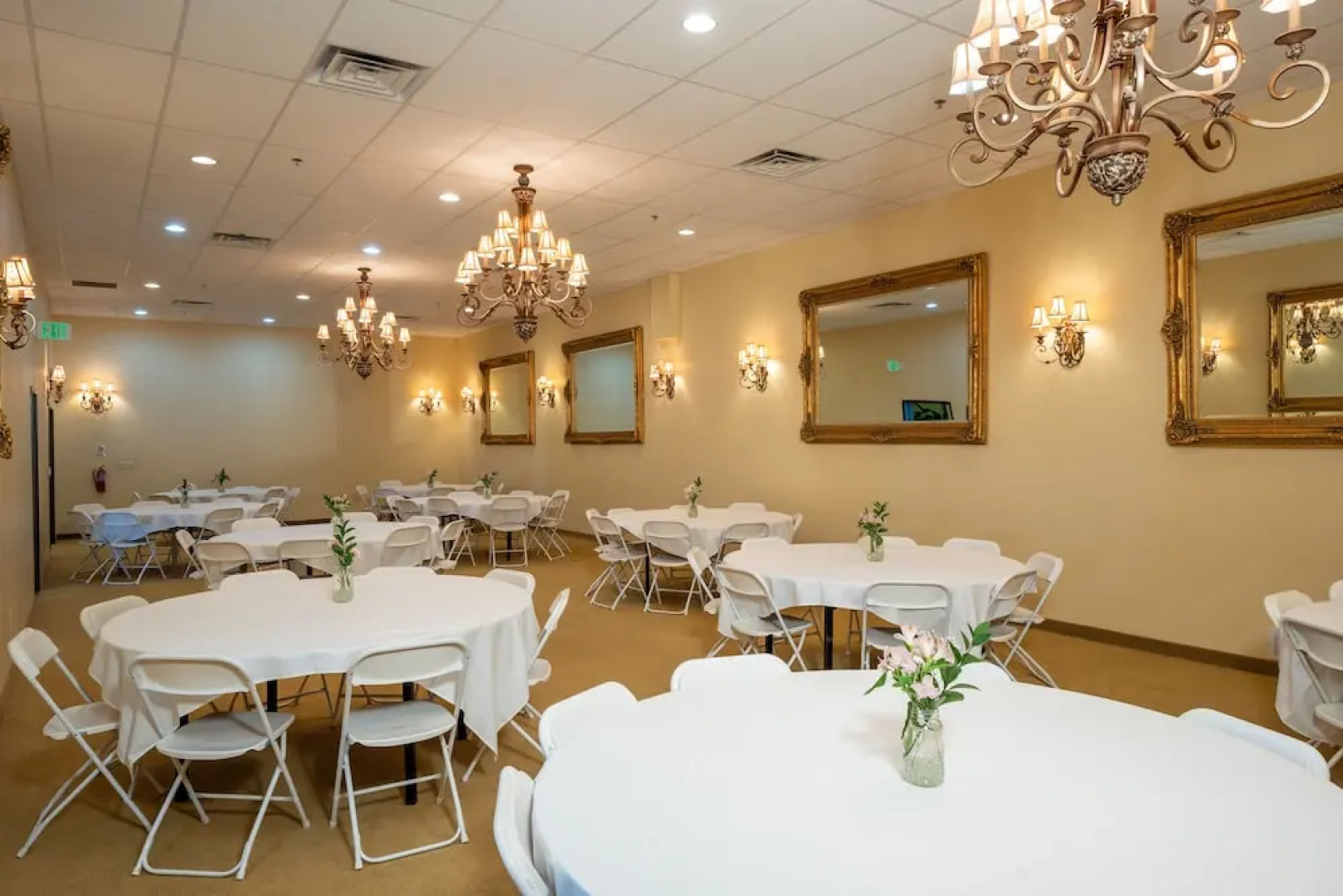 Silverland Inn and Suites