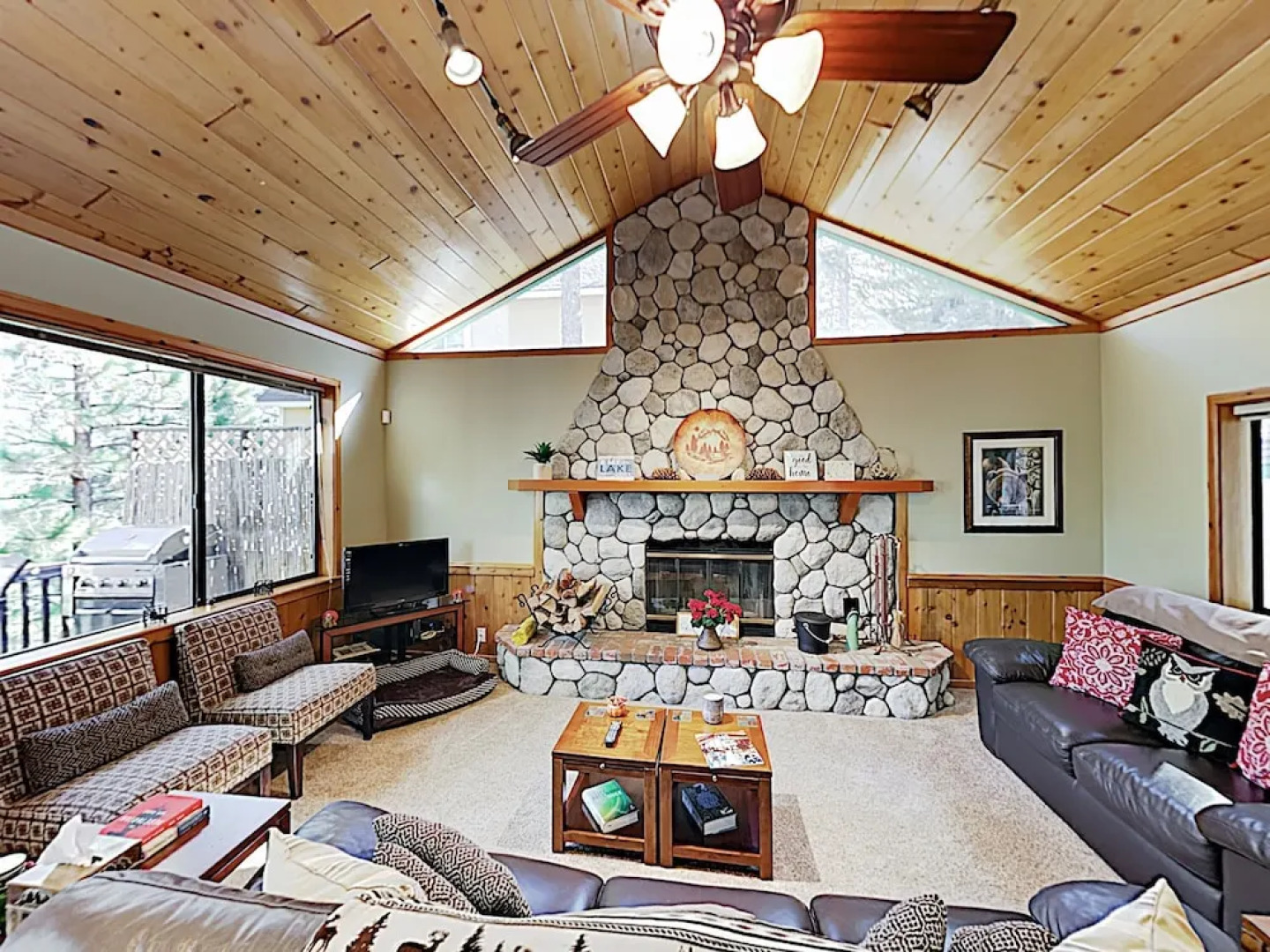 New Listing! Wooded , Decks & Sledding Hill 4 Bedroom Home