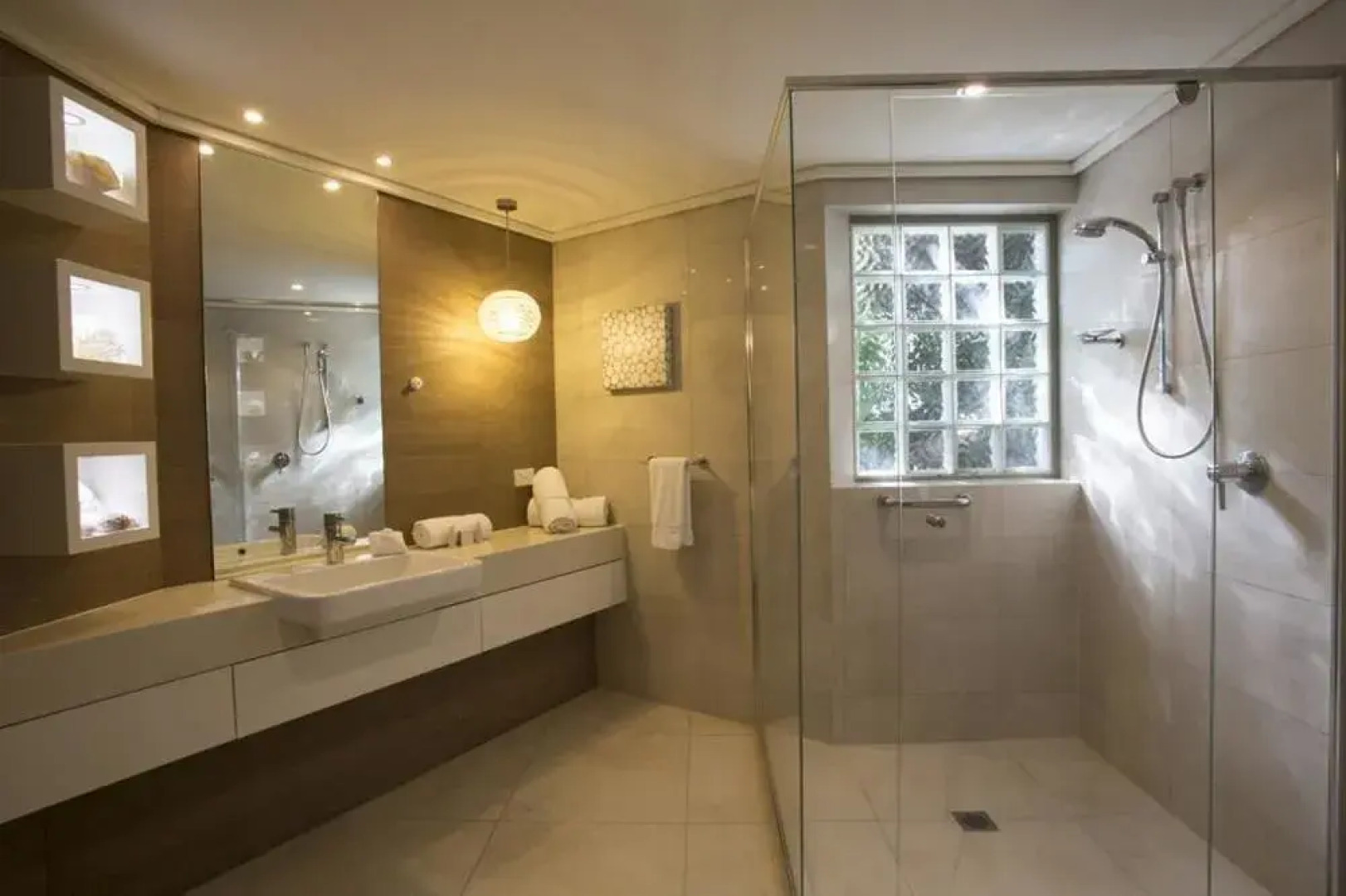 Hastings Park Penthouse 6