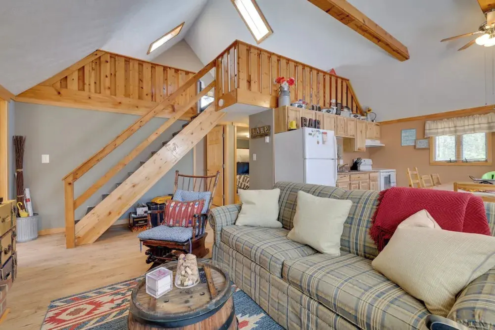 Walk to Beach: Pocono Lake Cabin w/ Pool Access!