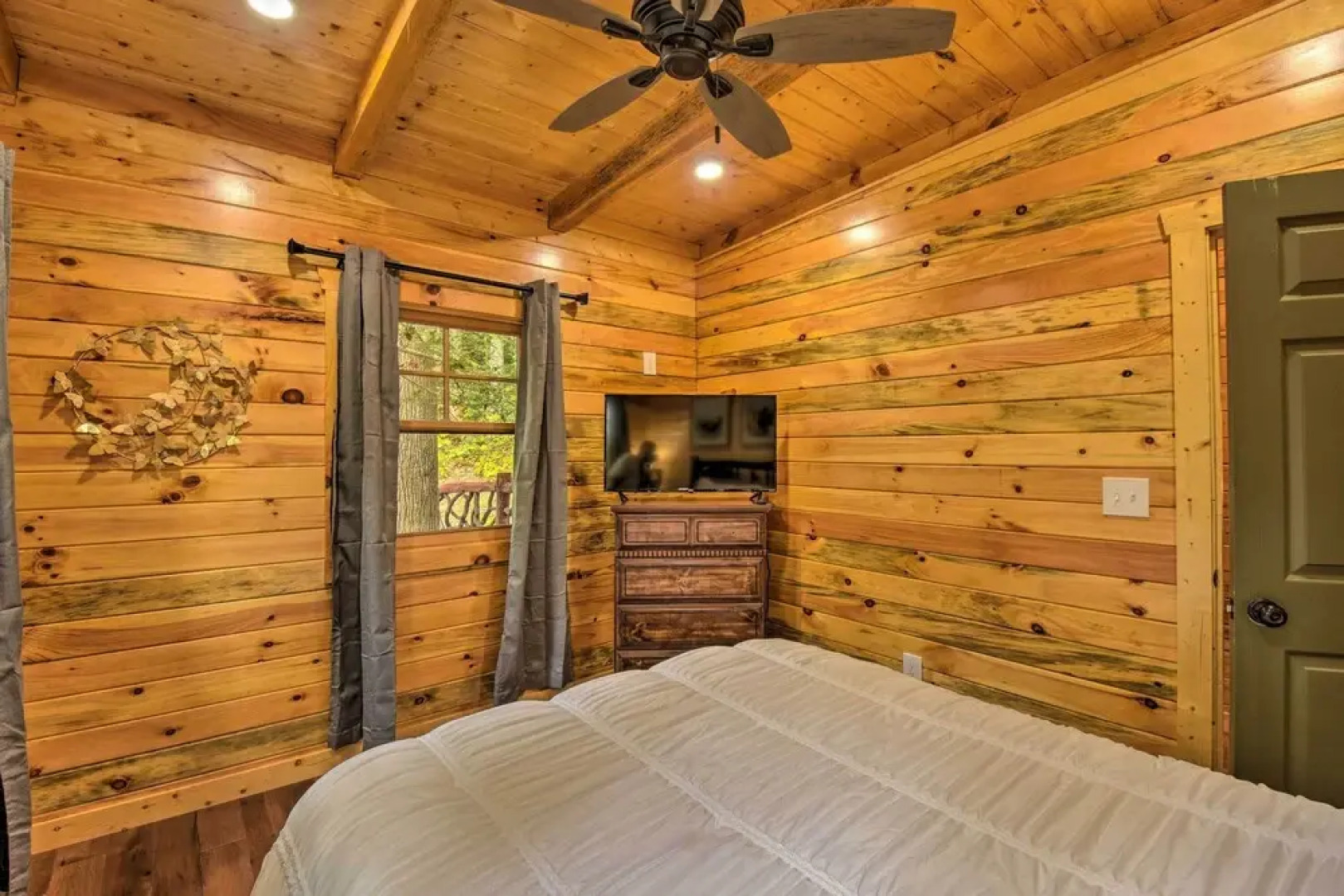 Clayton Retreat w/ Spacious Deck & Mtn Views!