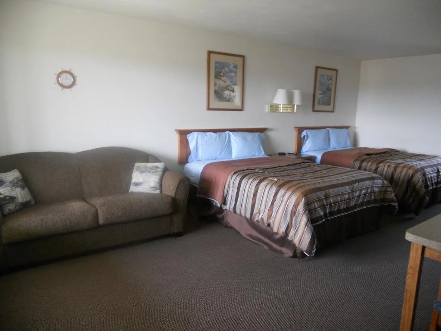 Coho Motel and Suites
