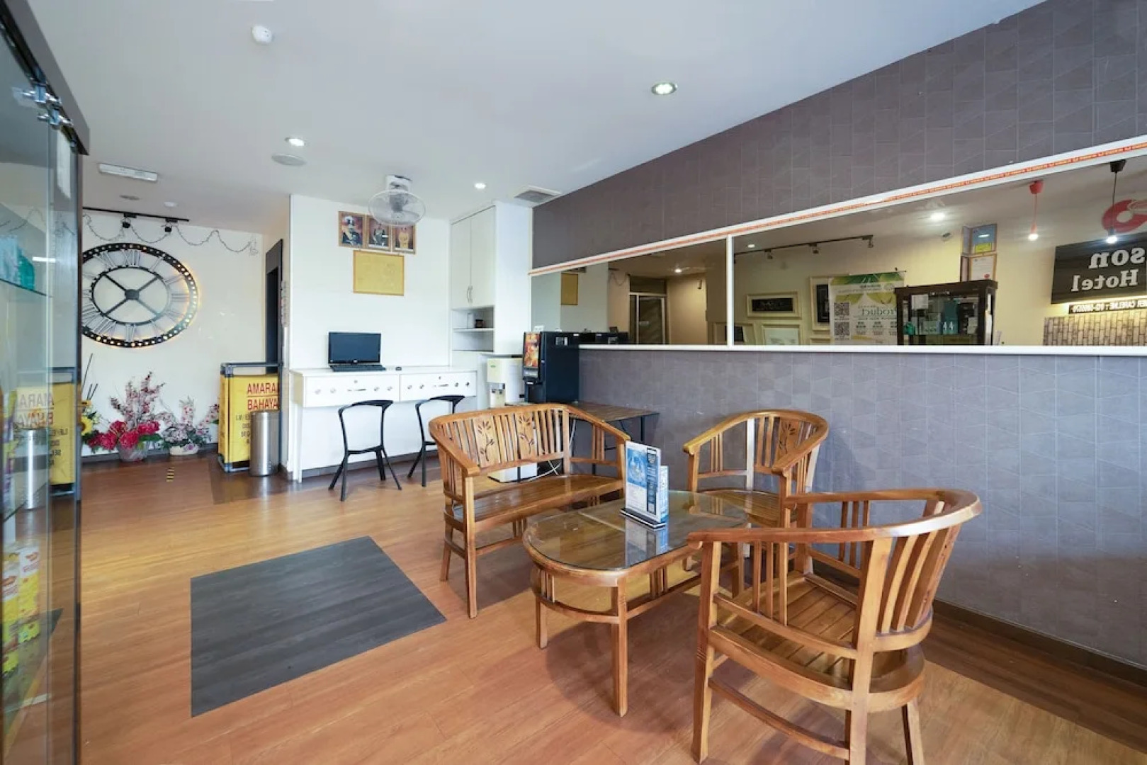 M Season Boutique Hotel