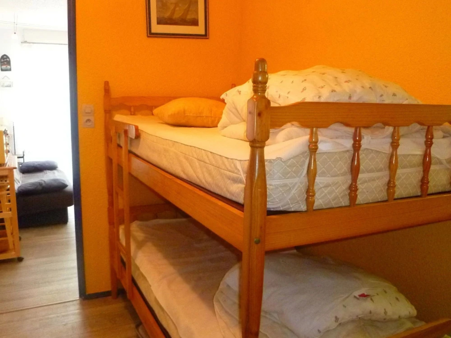 A Pleasant Little Studio Apartment With a Terrace, 30 Metres From the Beach