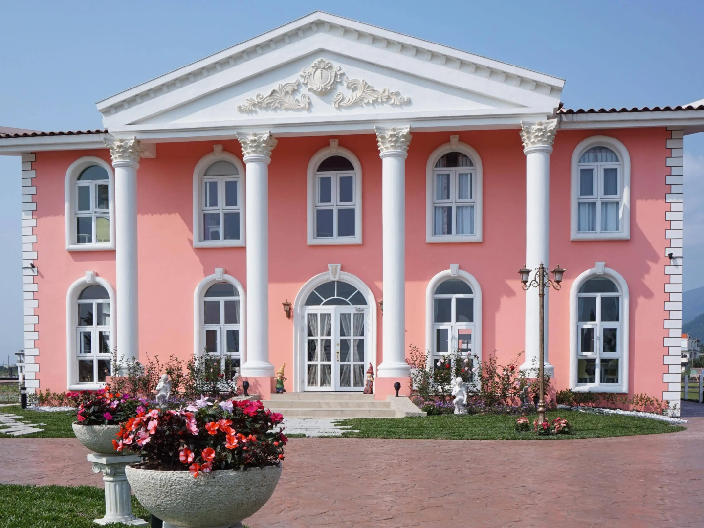 Decoupage Bed and Breakfast