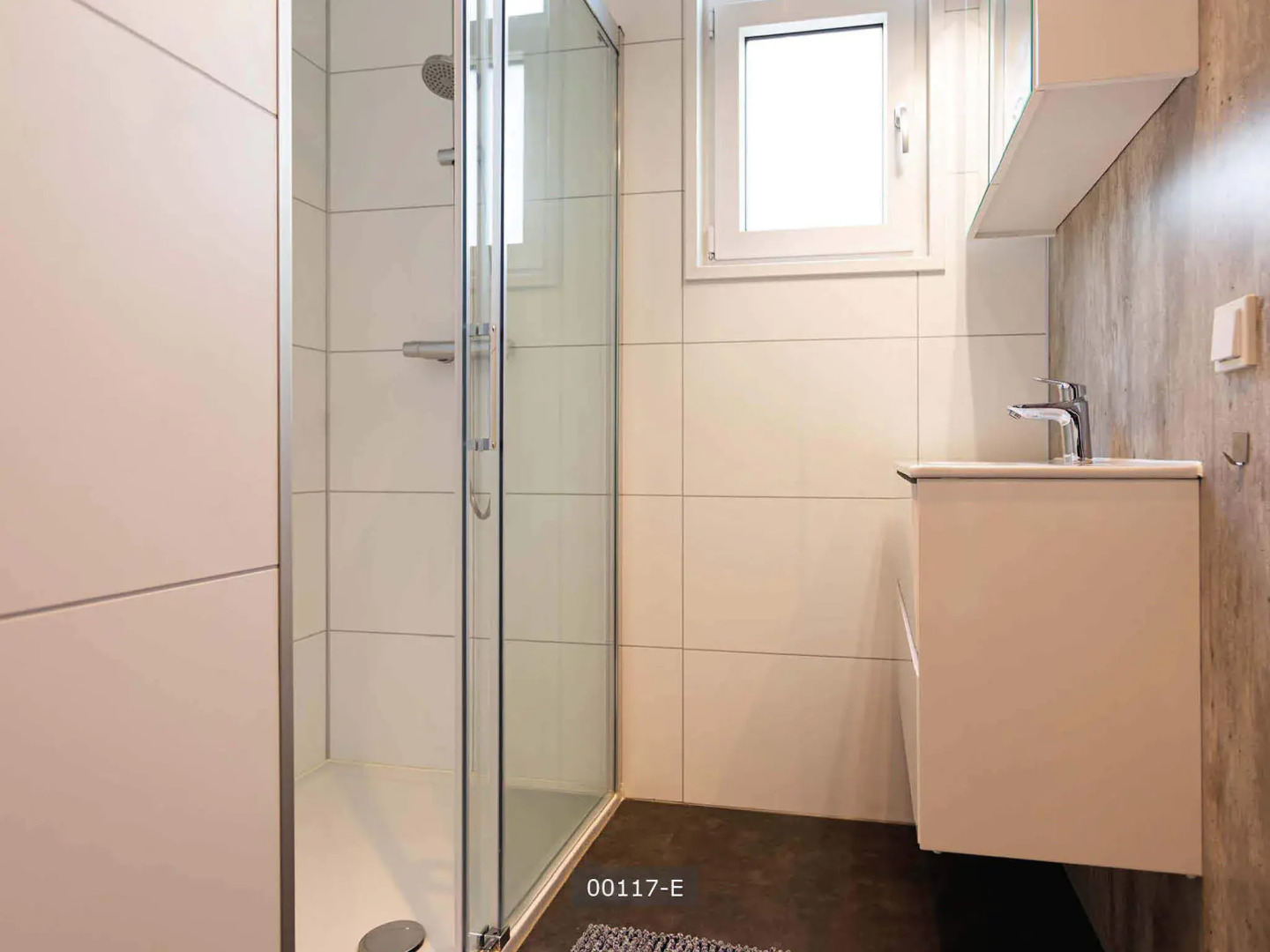 Detached, modern chalet with sauna and spa, in a holiday park, Hoorn at 8 km.