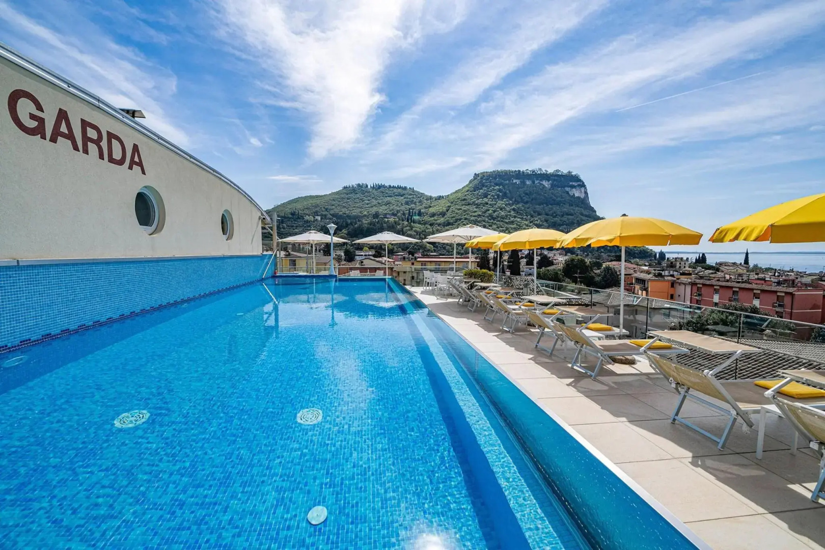 Sky Pool Hotel Sole Garda
