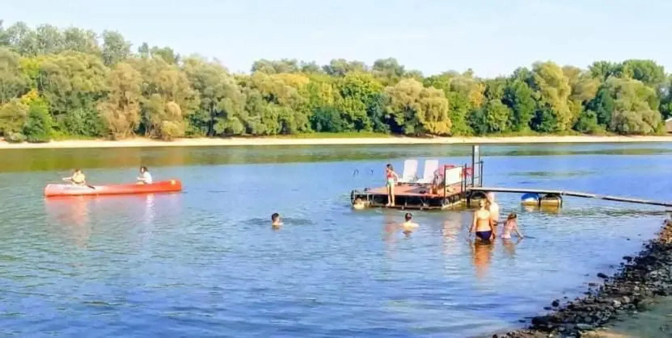 Vízparti Apartmanház