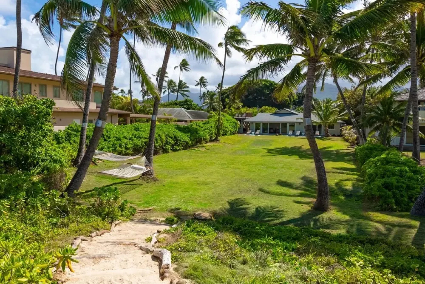 Hale Oahu Villa by Avantstay Kailua Beachfront House! Coastal Luxury!