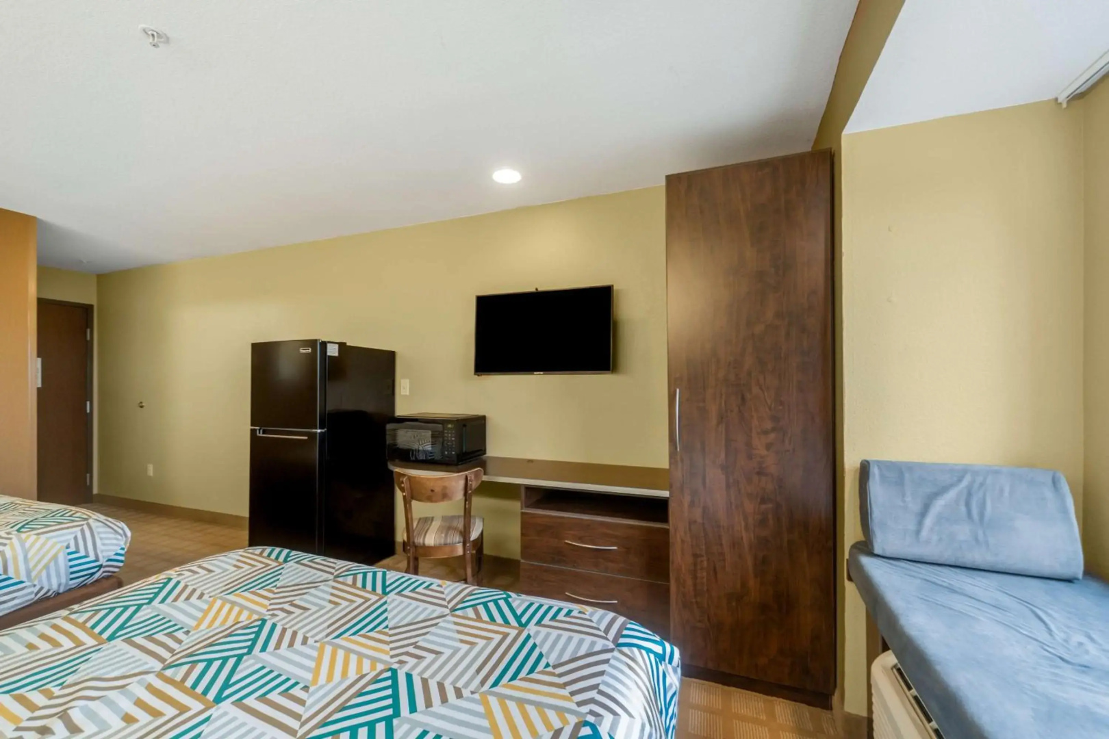 Microtel Inn & Suites by Wyndham Breaux Bridge