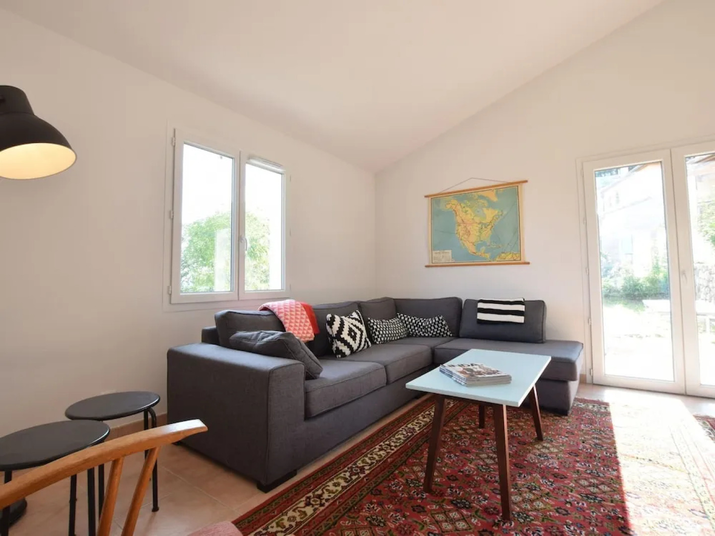 Beautifully Located Holiday Villa With Private Swimming Pool and Lovely View!