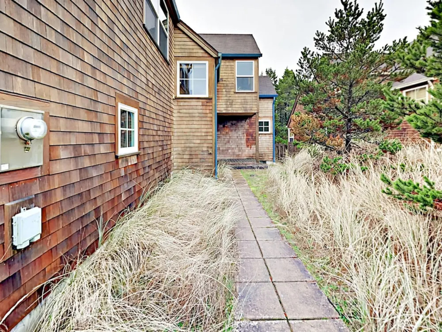 Coastal Retreat 3 Bedrooms 2 Bathrooms Home