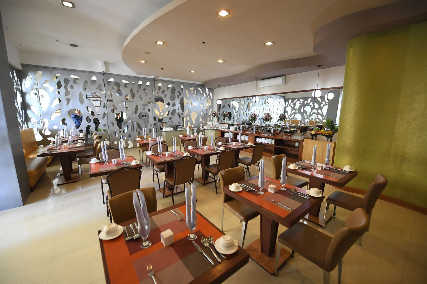 Paseo Premiere Hotel