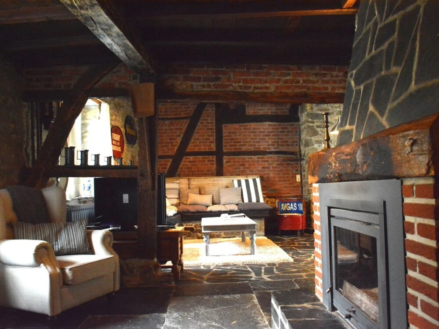 Vintage Holiday Home in Vencimont with Terrace