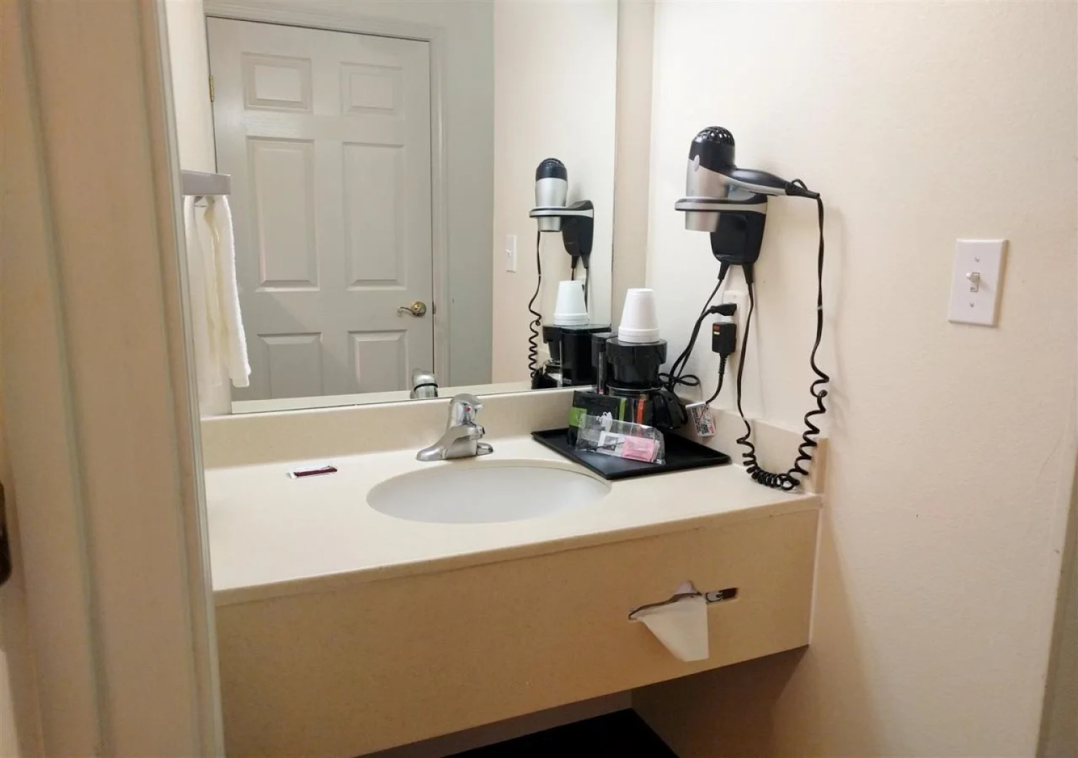 Americas Best Value Inn and Suites