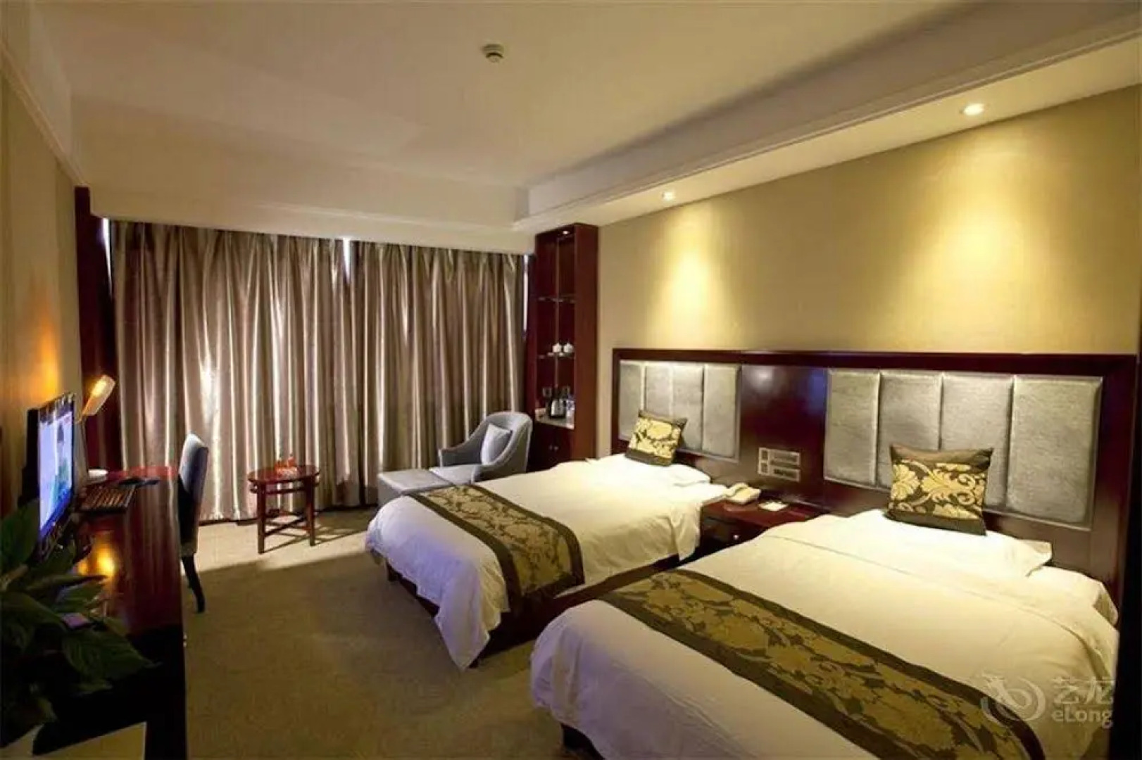 Jinjiang Inn Pinshang Baoji Jing Er Road Train  Station Branch