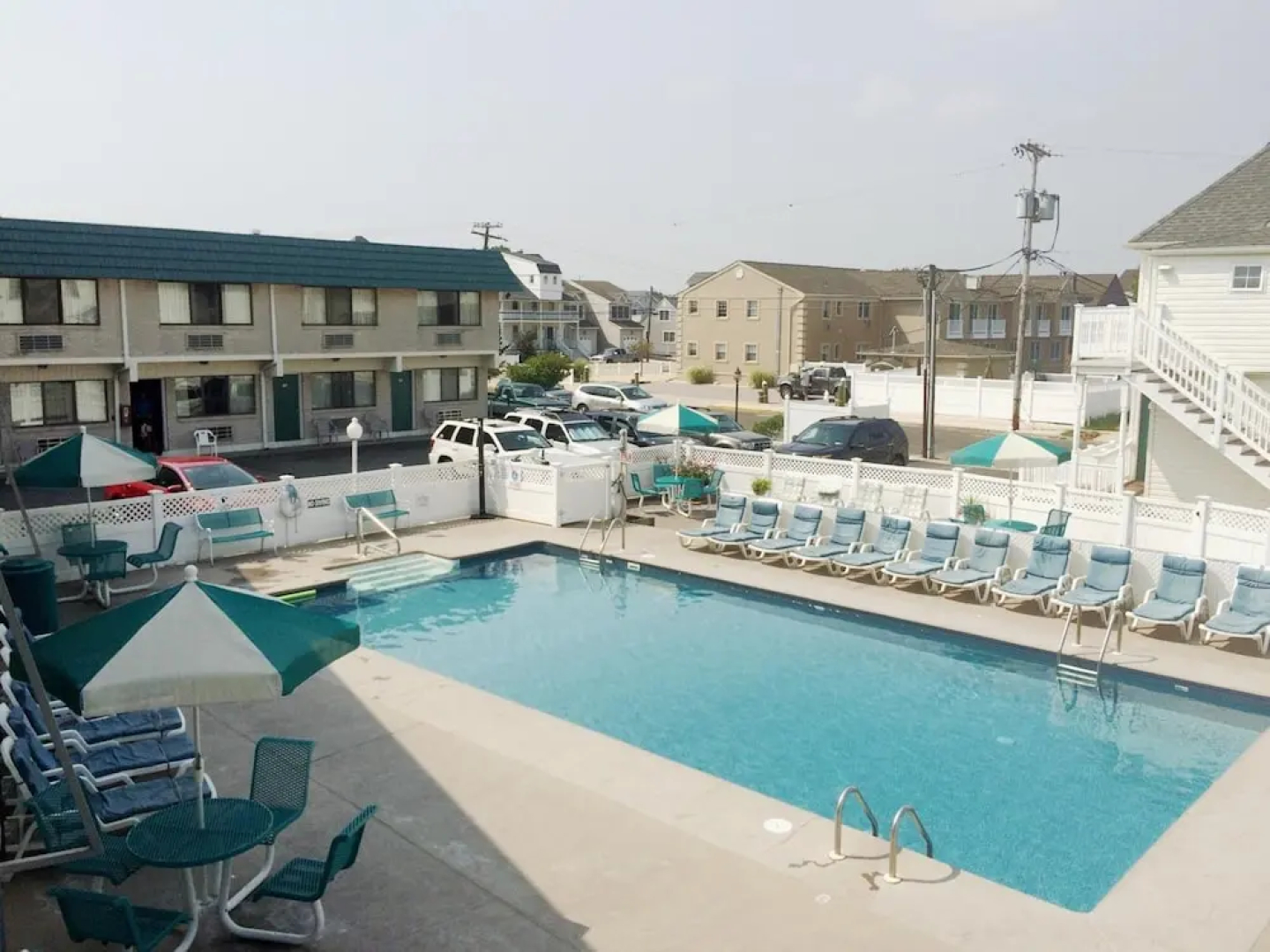 Sand Pebble Motor Lodge