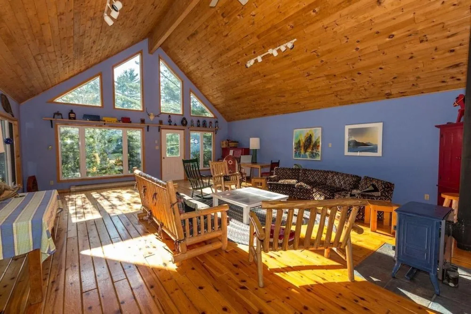 Smoothwater Outfitters & Lodge