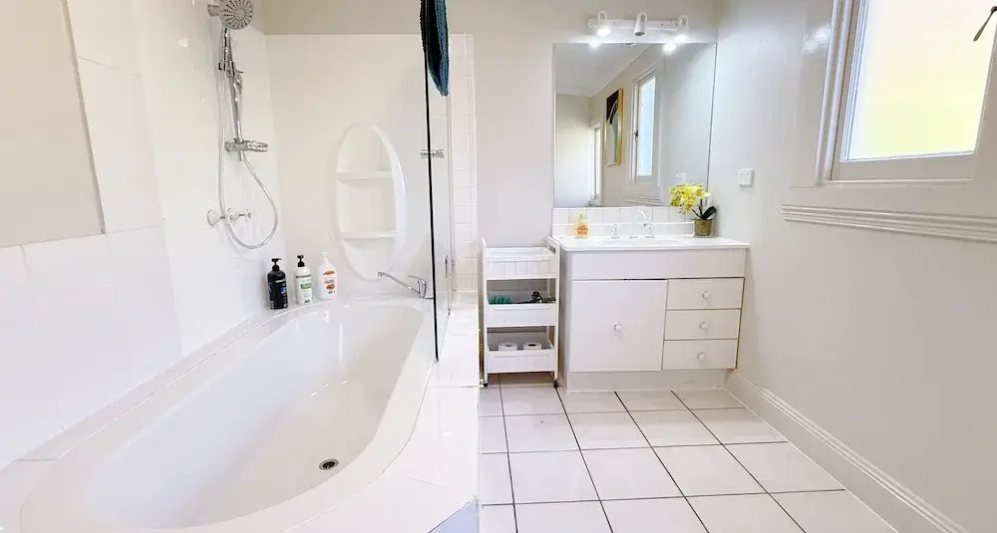 StayAU 2BR Home w/ Stunning Views in Tasmania