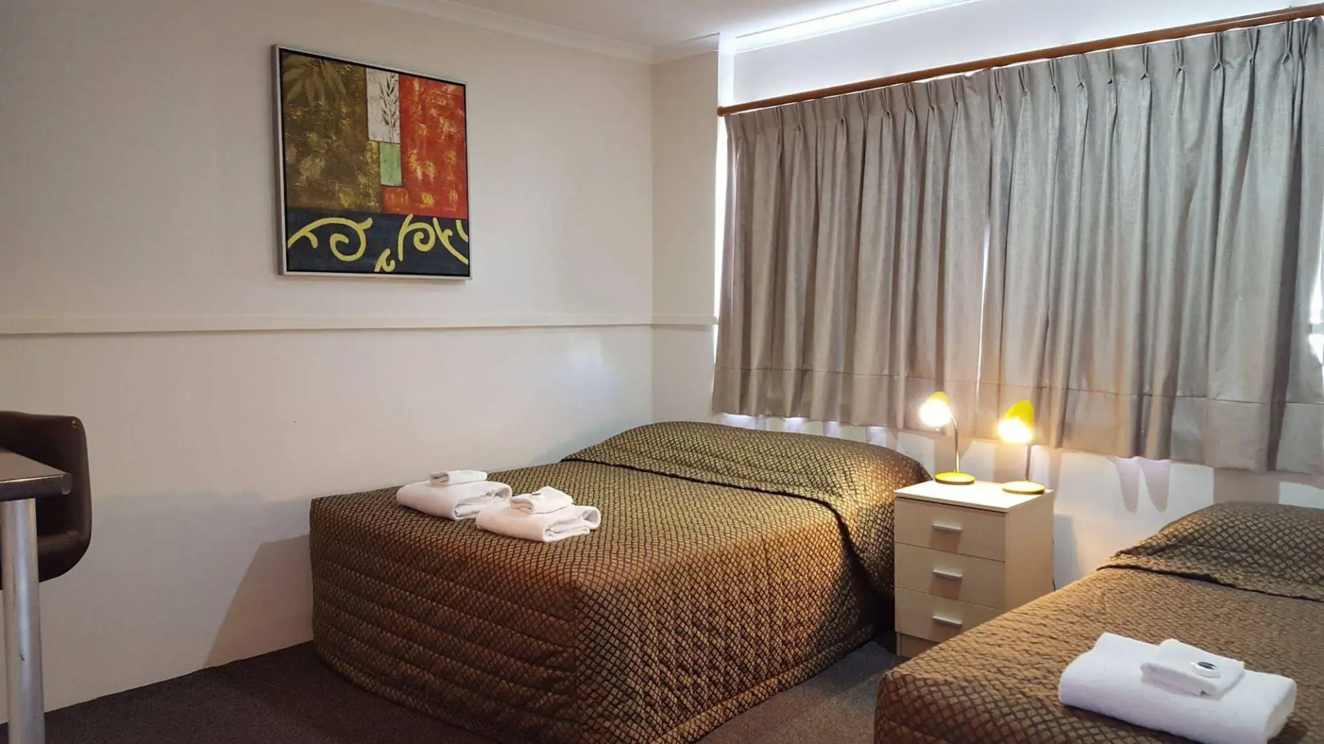 The Commercial Hotel Motel