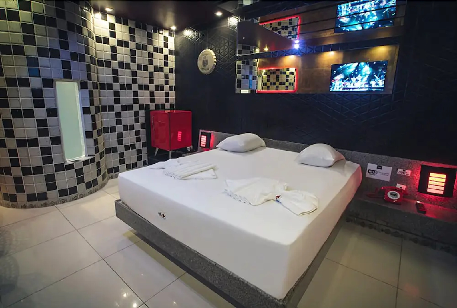 Motel Devaneios (Только для взрослых)