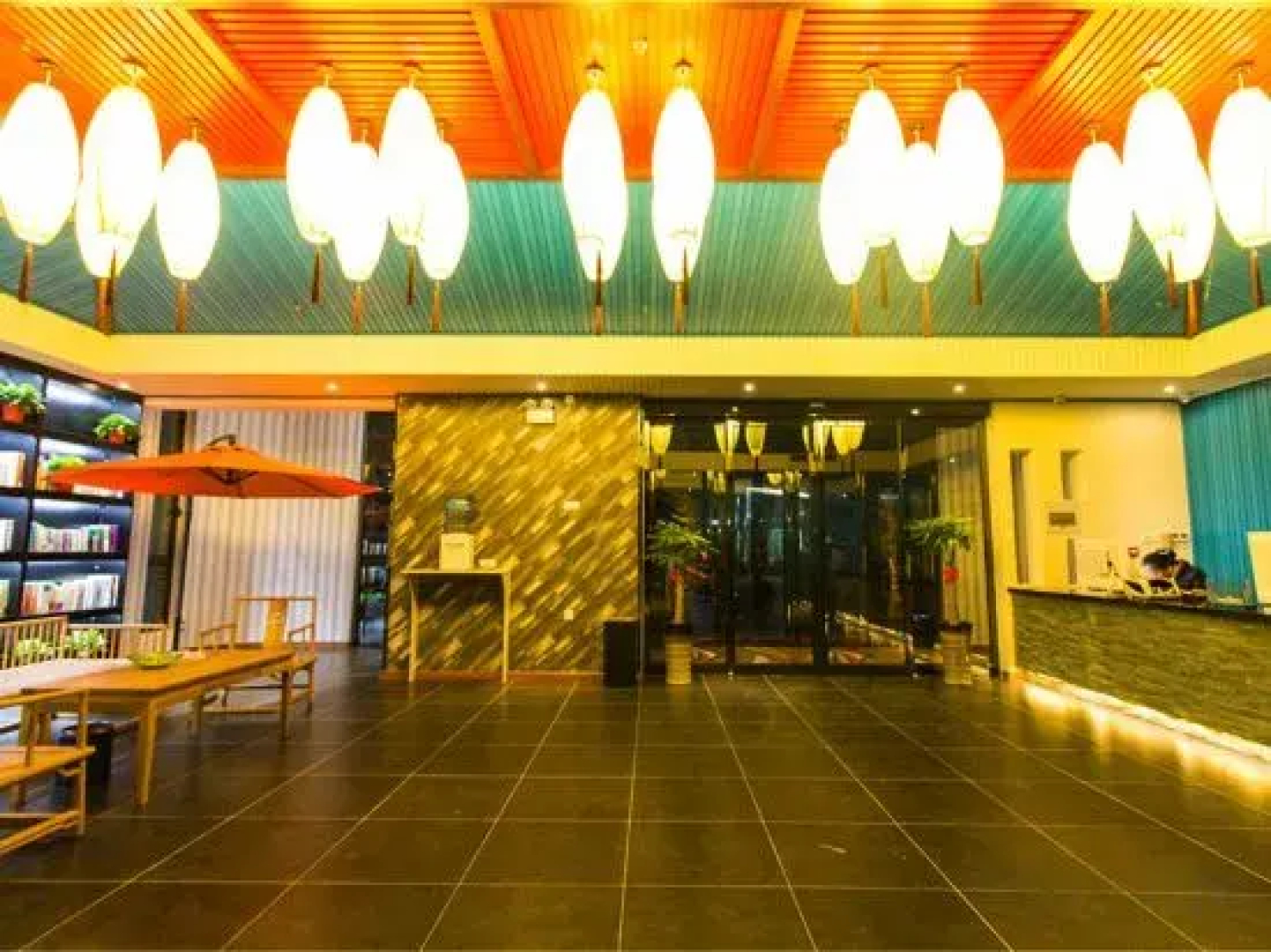 Yixian Sunshine Travel Inn (Xinxiang Hongmen University Town Branch)