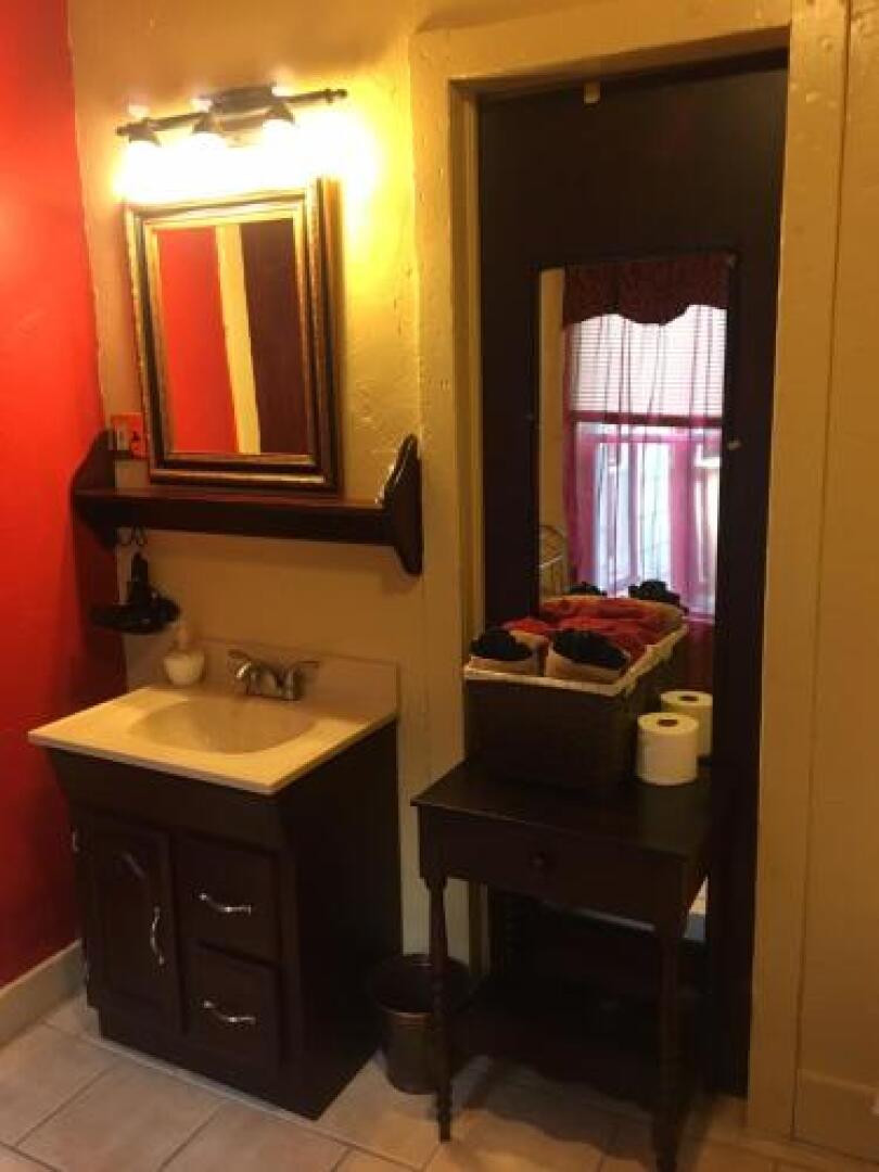 Glass Magnolia Bed And Breakfast