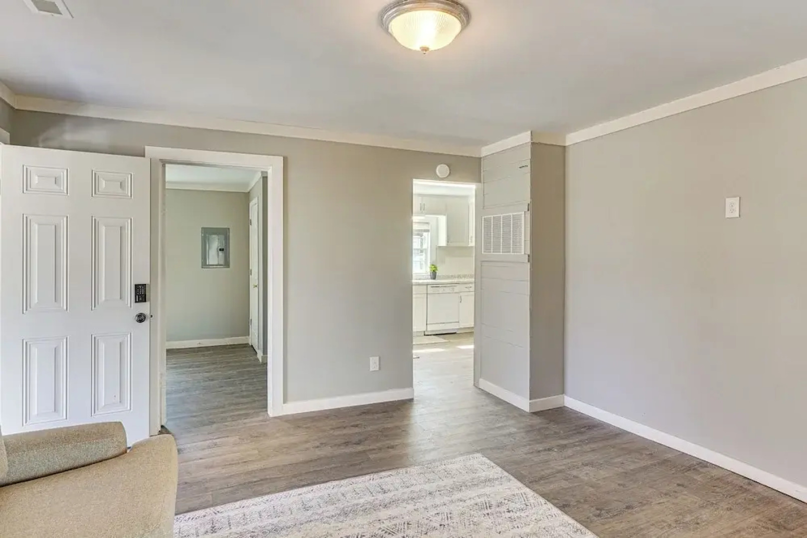 Close to Shops, Eats & Hospital: Roxboro Retreat