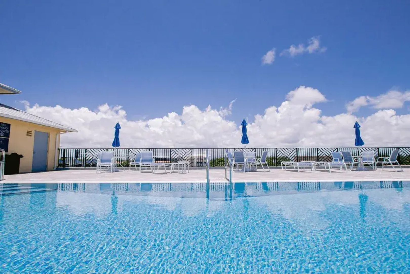 Vistalmar Beach Resort