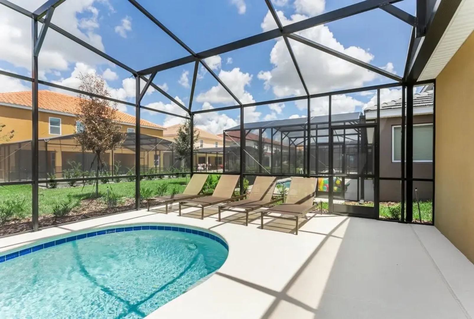 Oakwood Stree Villa Solterra 7041
