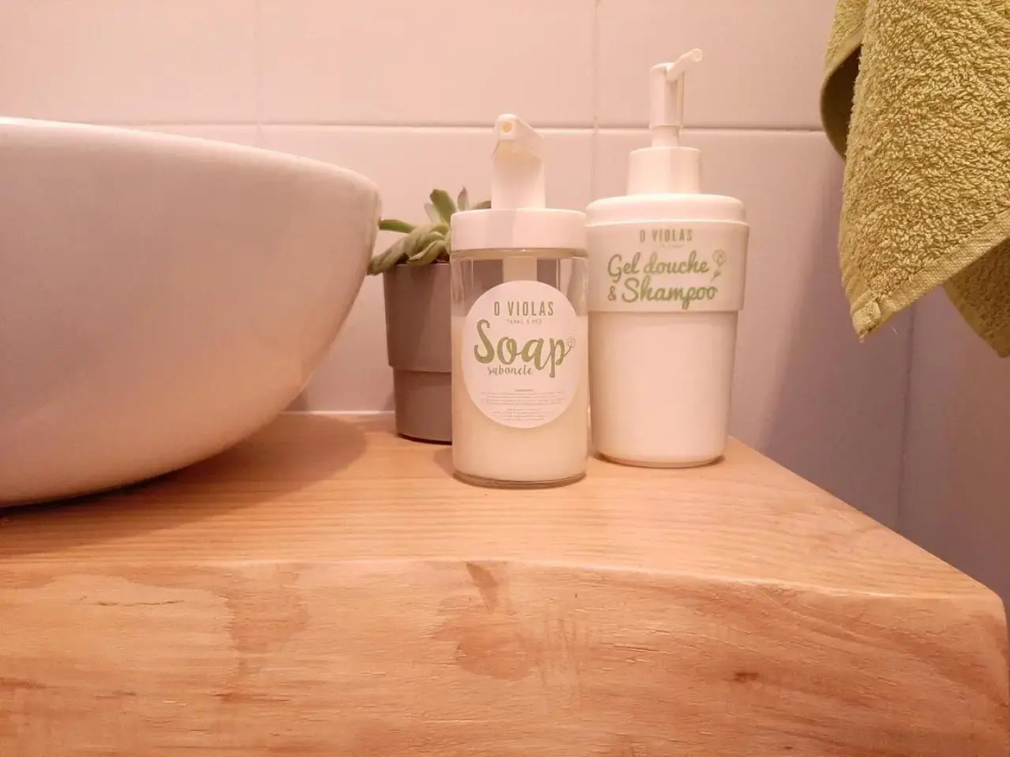 O VIOLAS — Tapas & Bed