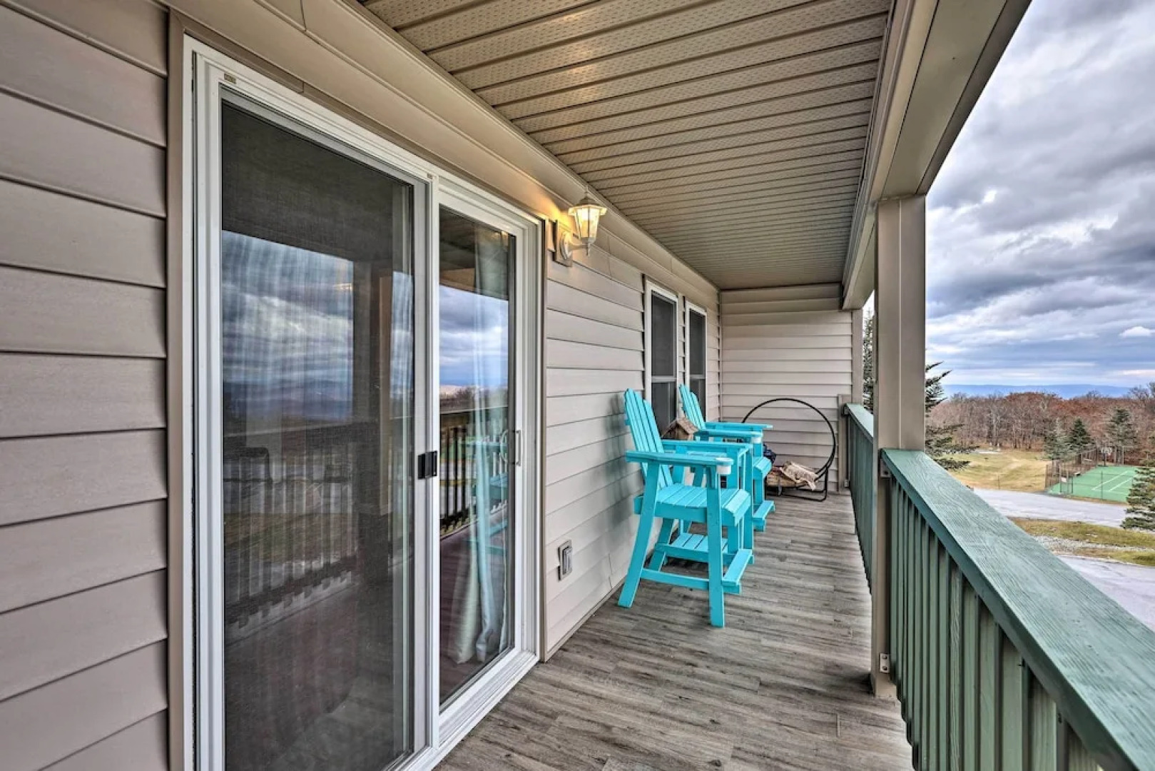 2 Mi to Skiing: Beech Mountain Resort Condo!