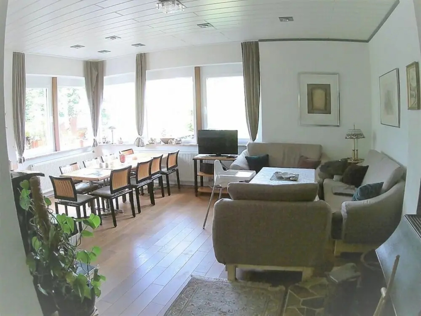 Salmagundi Comfortable Holiday Residence