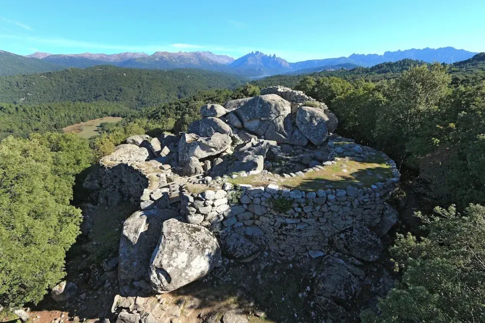 Отель Domaine Le Mouflon d'Or
