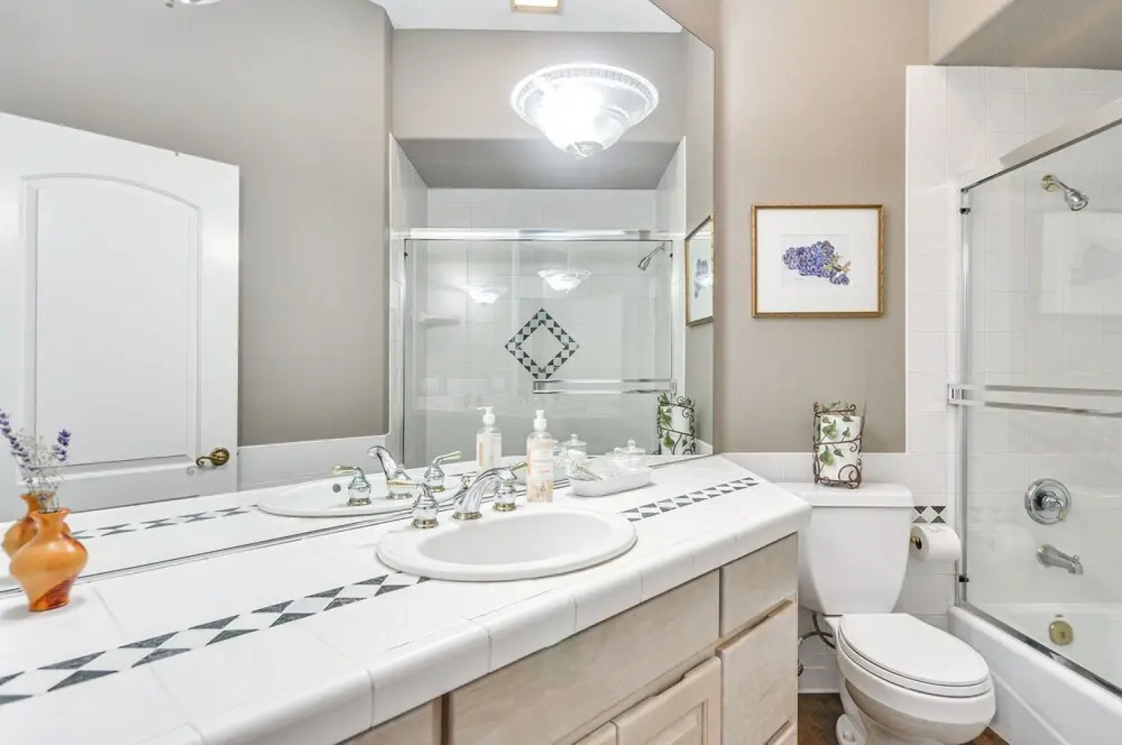 Spacious Oregon Home w/ Fire Pit & Grill!